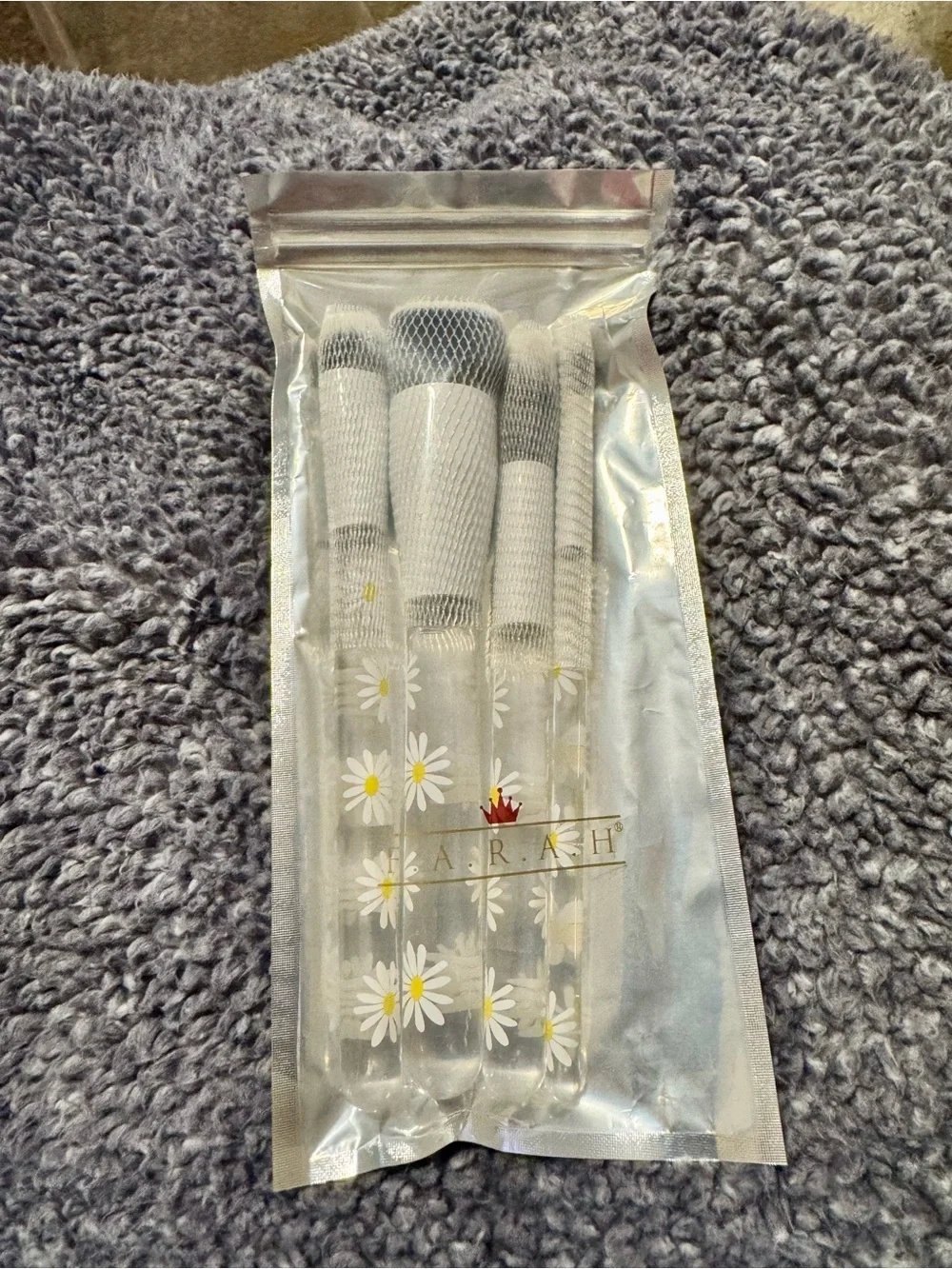 F.A.R.A.H. White Daisy Handle Makeup Brush Set - White